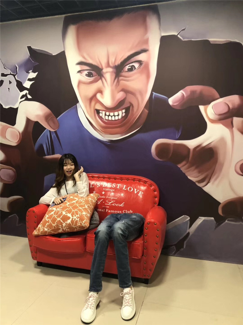 恐怖沙發(fā).jpg