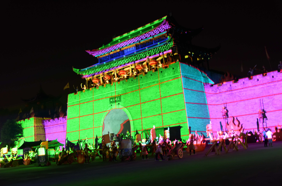 銅仁大明邊城樓體投影.png
