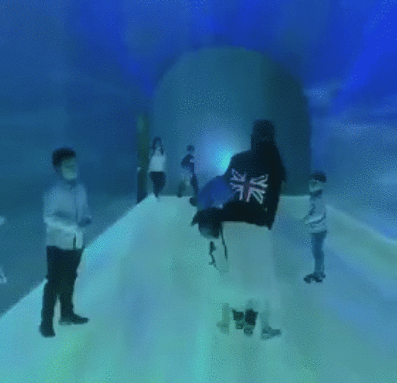 a0af790f83444808a44a36f767c03c2b.gif